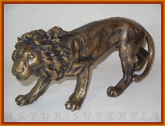 Löwefigur aus Bronze